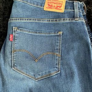 Women size 18 Shaping Skinny Blue Jeans faded blue